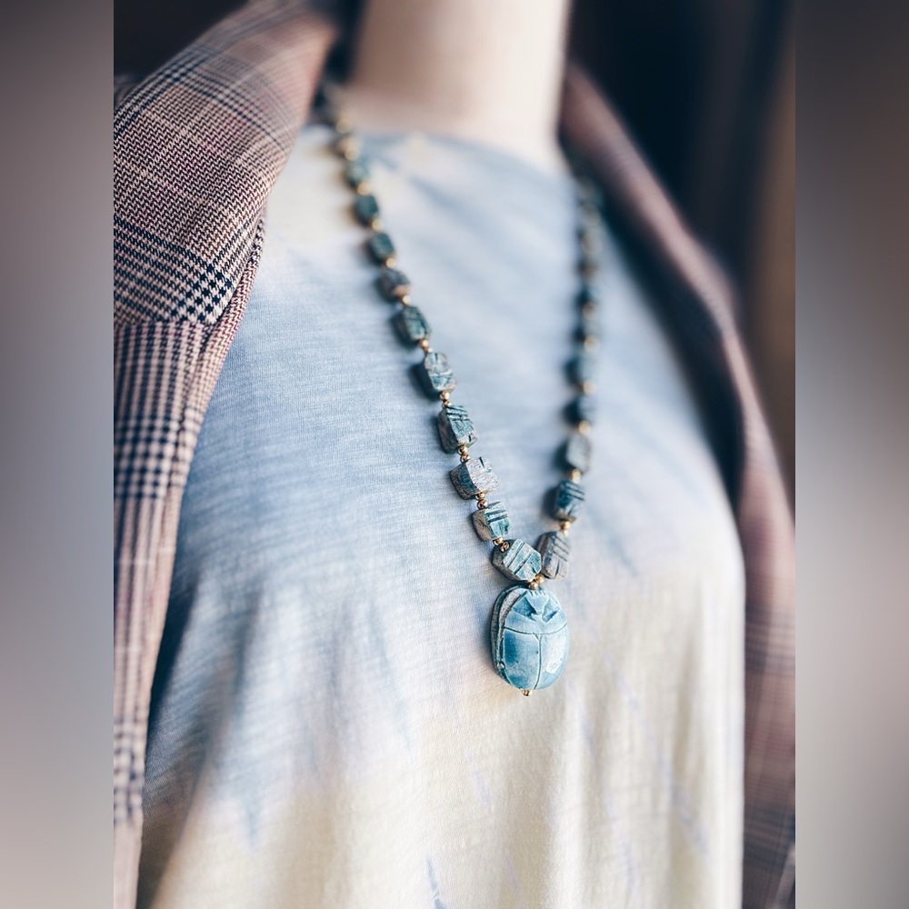 Vintage Soapstone & Chunky Egyptian Ceramic Scarab Necklace - Picture 7 of 14